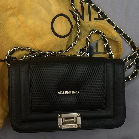 Crossbody shoulder strap Valentino bag.. used probably 2* - Picture 3 of 4